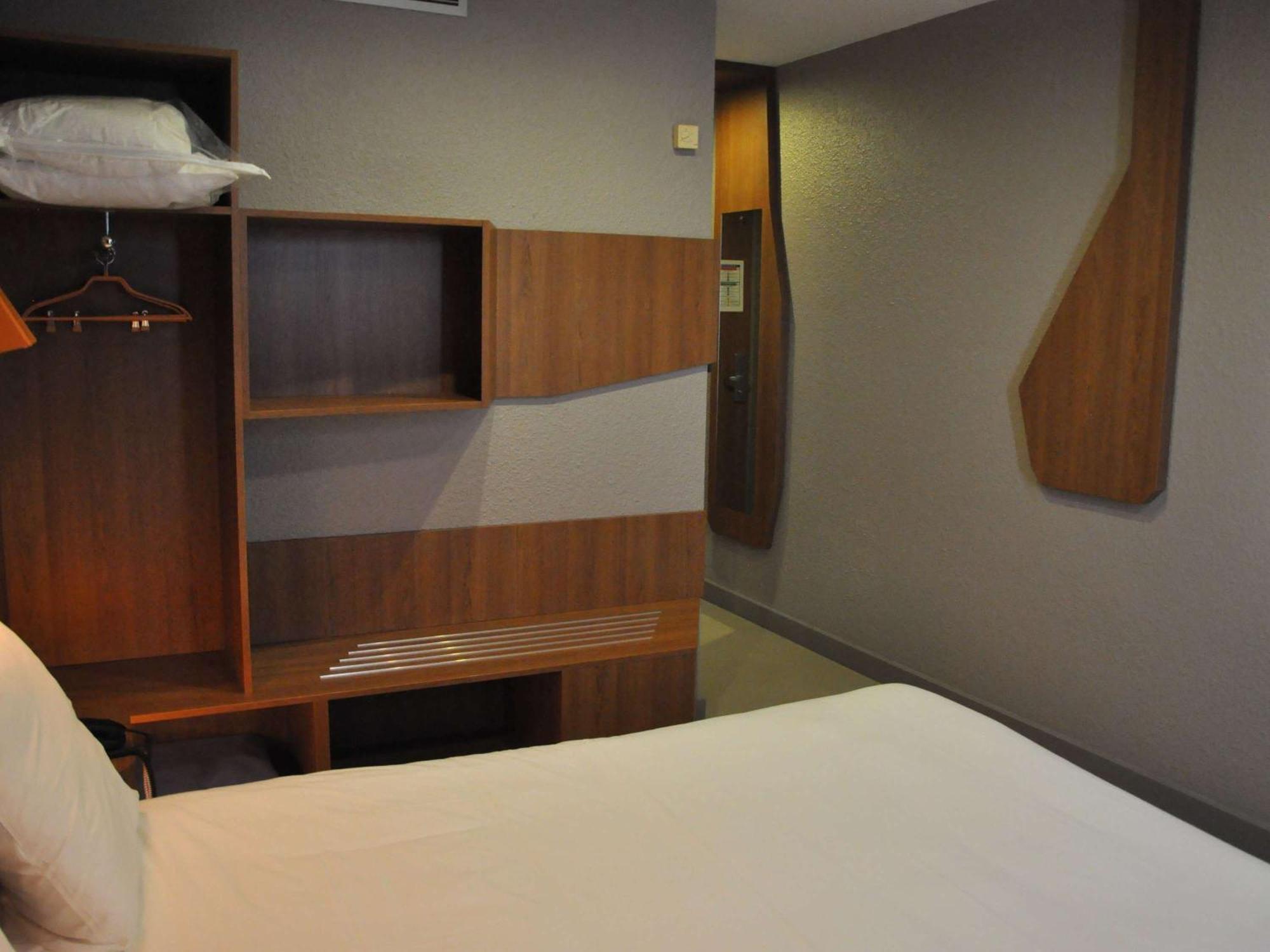 Hotel Ibis Styles Gien Zewnętrze zdjęcie